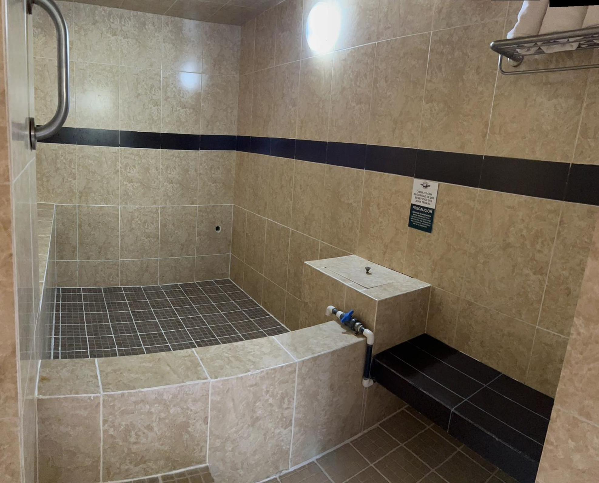 Hotel Y Aguas Termales De ชิกาฮัวปัน ภายนอก รูปภาพ